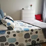 Apartman Sobre La 12 *